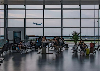 自助行李托運(yùn)柜臺托運(yùn)1.4萬件!南京祿口機(jī)場T1全新歸來&ldquo;滿月&rdquo;